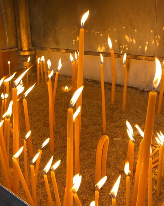 Hangi burç her gece acı çekenler için bir mum yakıyor?