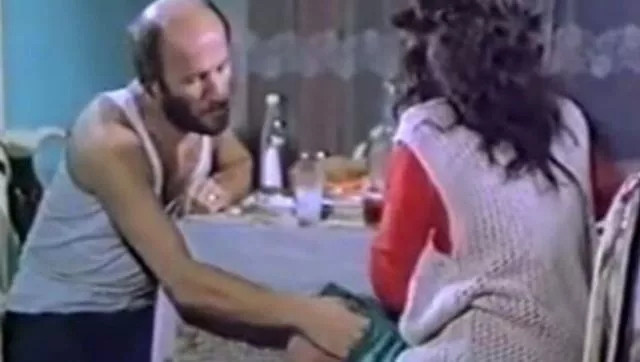 Evli bir kadın, karşı cinsle oyundan tanışıp oyun için konuşursa aldatmak mı?
