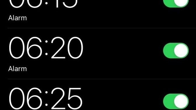 Alarm kurmadigin halde aynı saatte uyanıyor musunuz?
