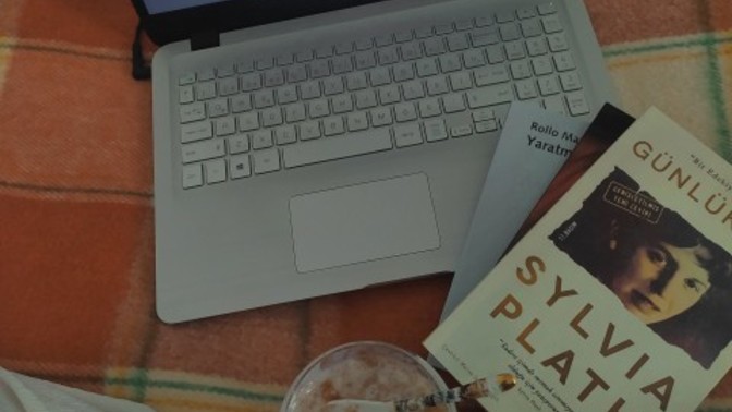 Bana dramatik veya sanatsal bir dizi önerebilir misiniz?