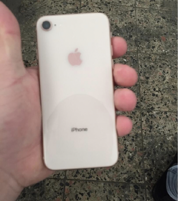İPhone 8 ile takas ettim üste 2300 TL aldım nasıl iPhone 7im yeni aldım. Tr cihaz 32 hafıza gümüş renk dış kapakbeyaz renk ekran?