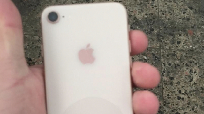 İPhone 8 ile takas ettim üste 2300 TL aldım nasıl iPhone 7im yeni aldım. Tr cihaz 32 hafıza gümüş renk dış kapakbeyaz renk ekran?