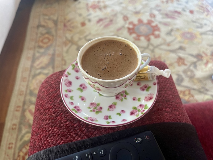 Gecelerine en çok çay 🫖 mı? Kahvemi ☕️ yakıştırıyorsun? Afiyetle?