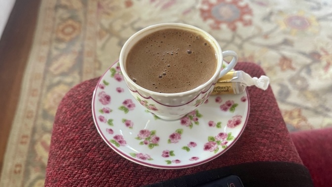 Gecelerine en çok çay 🫖 mı? Kahvemi ☕️ yakıştırıyorsun? Afiyetle?