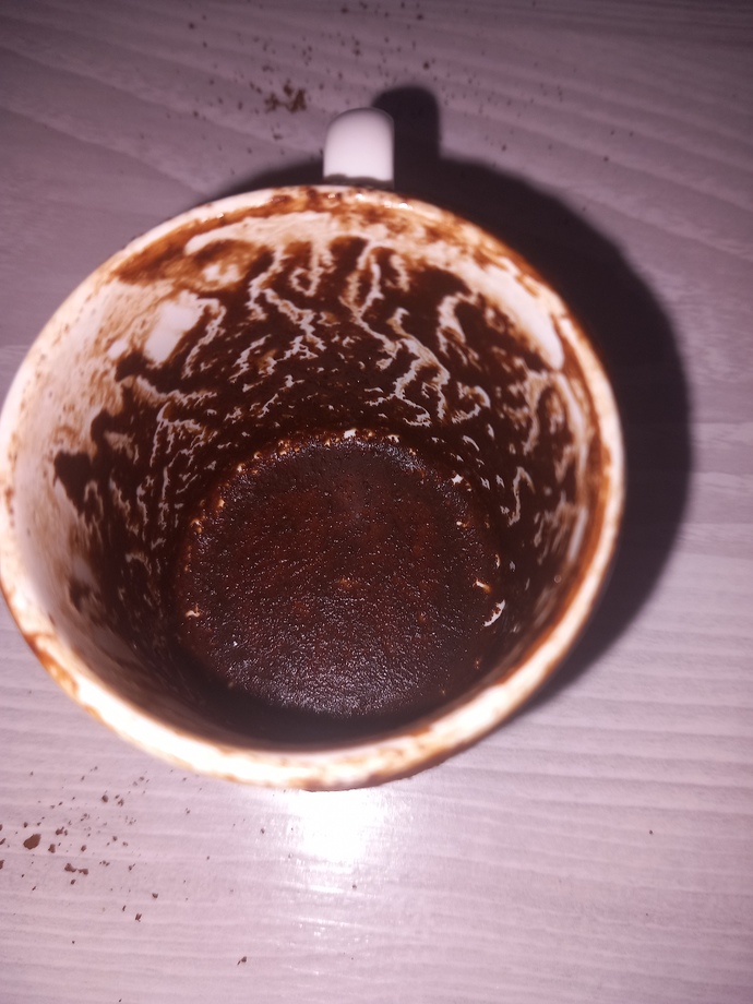 Kahve fali bilen arkadaslar bakar misiniz?