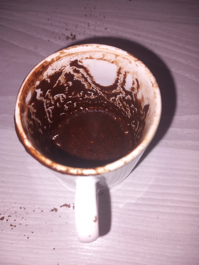 Kahve fali bilen arkadaslar bakar misiniz?