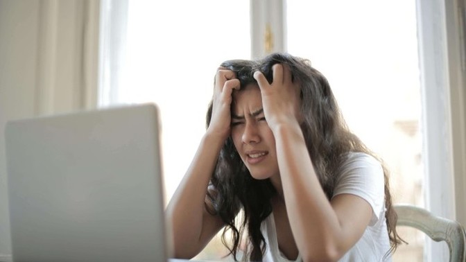 Kendimden nefret ediyorum ve geçmişte yaptığım günahlar ve sürekli yanlış seçimler uyuyamıyorum ne yapacagim?