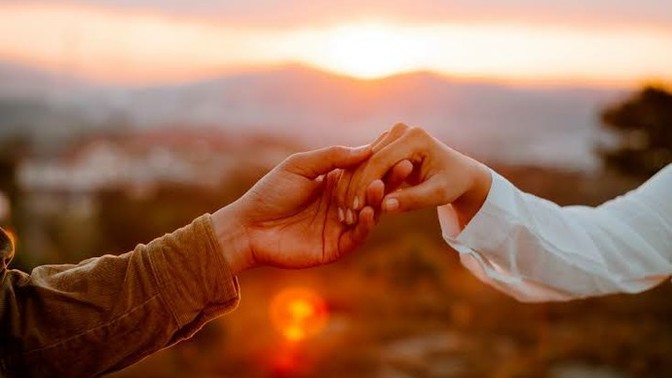 Bir insanı kendine aşık edebilir misin?