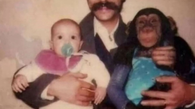 Size küçüklüğümden bir foto atıyorum hangisinin ben olduğumu söylememe gerek yok 🤭🤭bi maşallah alırım 🤭🤭?