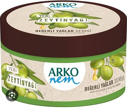 KScanlar soğuk havada çatlayan eller için birebir etkili arko nem değerli yağlar serisi öneriyorum. Peki ya siz🖐️💚?
