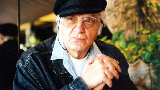Attila İlhan şiirlerini sever misiniz?