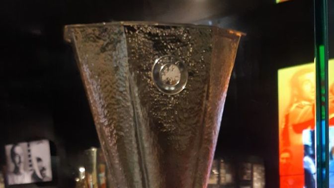 Sizce günümüz şartlarında Galatasaray yahut başka bir Türk takımı Avrupa Ligi yahut Şampiyonlar Ligi şampiyonu olabilir mi?