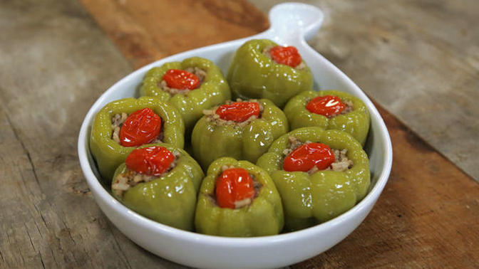 Biber dolması yerken biberini ayırır mısınız?