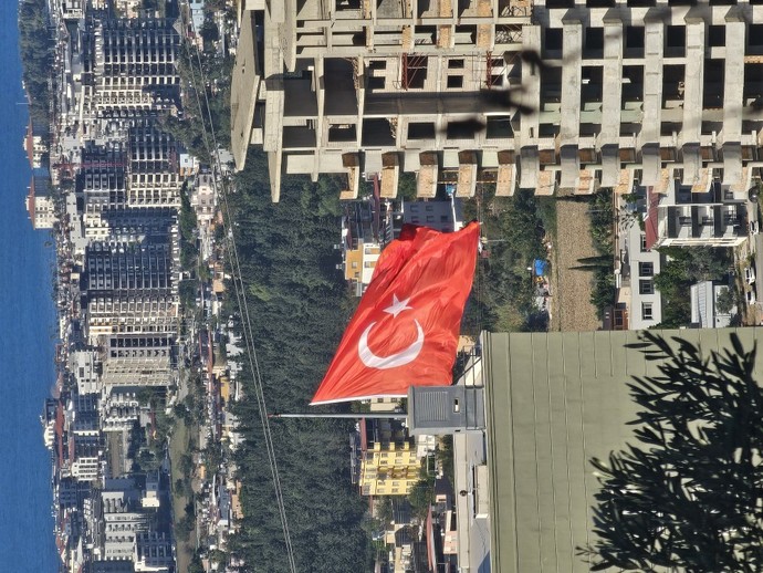 Bu inşaattan atlayan birinin ölme ihtimali yüzde kaç?