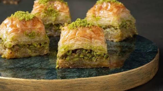 Fıstıklı baklava mı? Cevizli baklava mı?