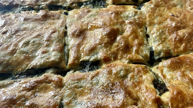 Komşularına ikramlarda bulunur musun? Var mıdır öyle alışkanlıkların? Ispanaklı börek sever misin?