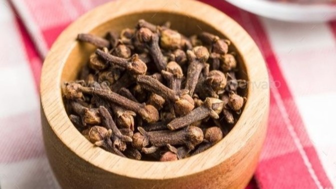 Bazen yemeklerden sonra karanfil çiğnemeyi seviyor musunuz?