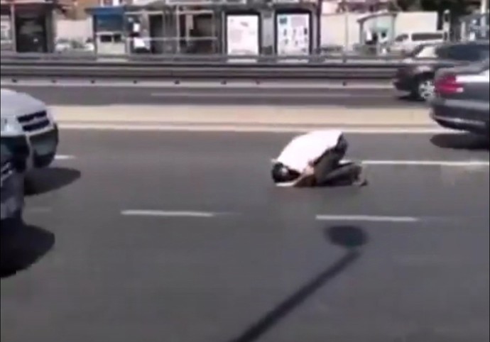 E5 te Namaz Kılmak ne Kadar Mantıklı?