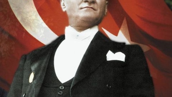 Mustafa Kemal Atatürk bugün yaşıyor olsaydı ona neler söylemek / sormak isterdiniz?