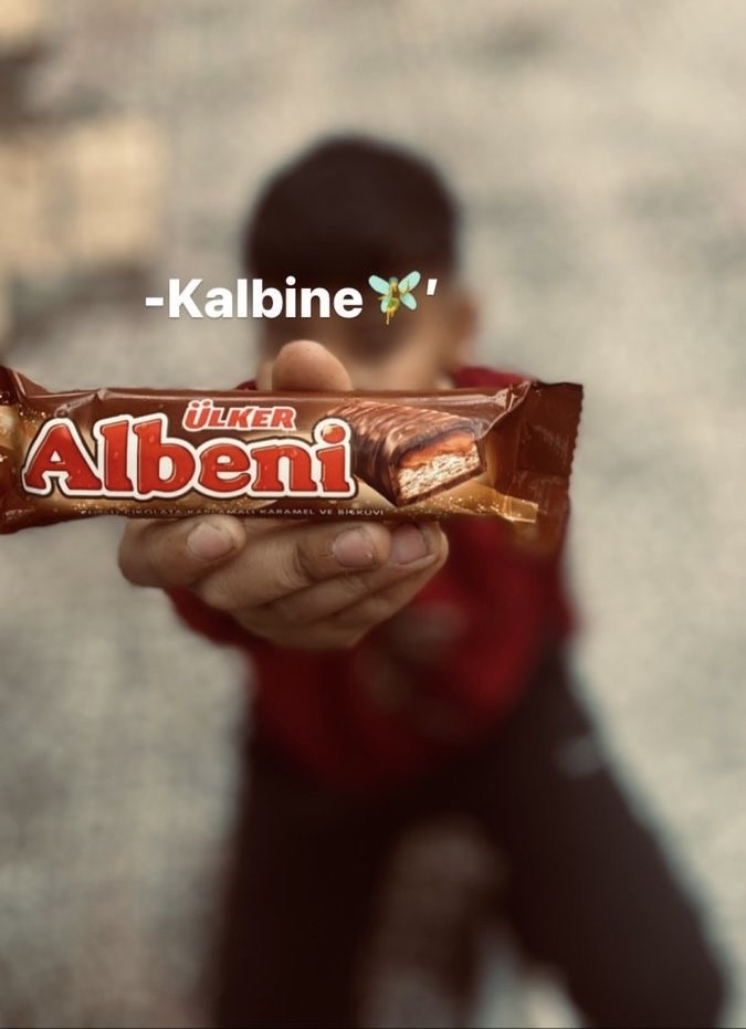 Gud mormik gençler? Sabah şekeri niyetine kime çikolata ikram edersin?