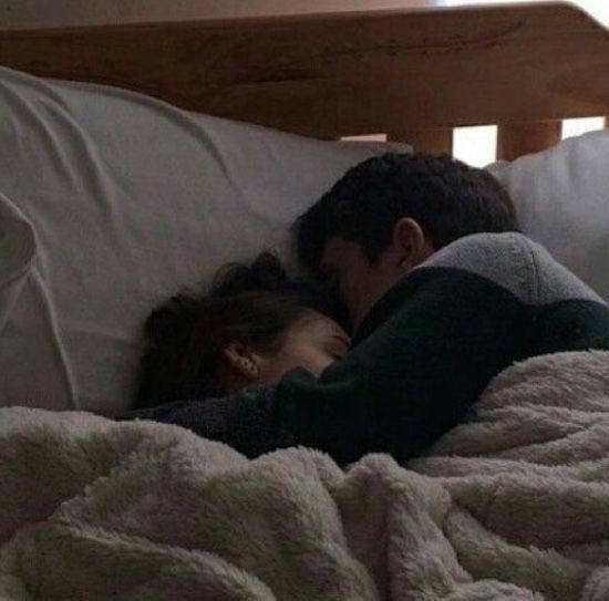 Şu an şöyle sarılarak uyumak istediğiniz birisi var mı?
