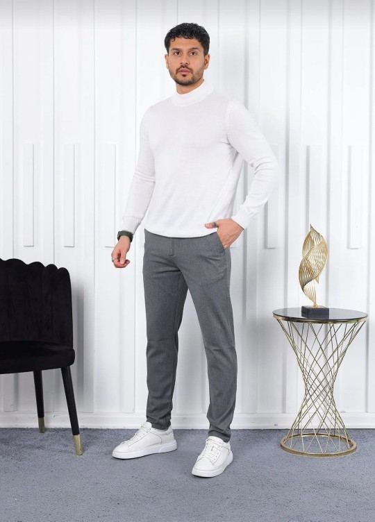 Erkeklere kot pantolon mu daha çok yakışıyor, kumaş pantolon mu?