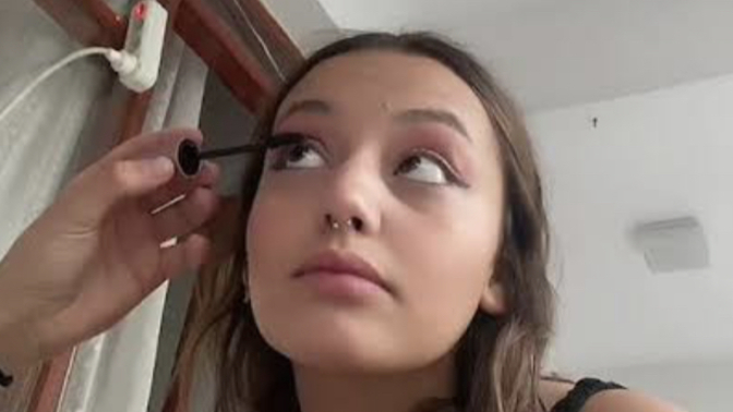 Sevgilinizin size makyaj yapmasına izin verir misiniz?