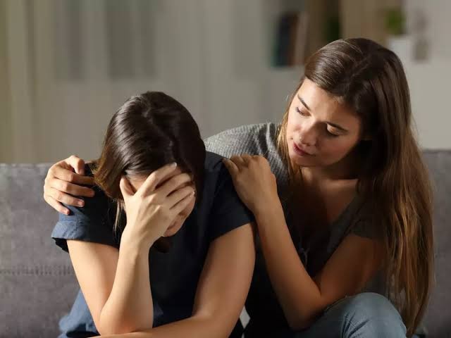 Ablamın kötü bir evliliği var, kocası işsiz ve sorumsuz. Ayrılmasını söylesem yuva bozmuş olur muyum?
