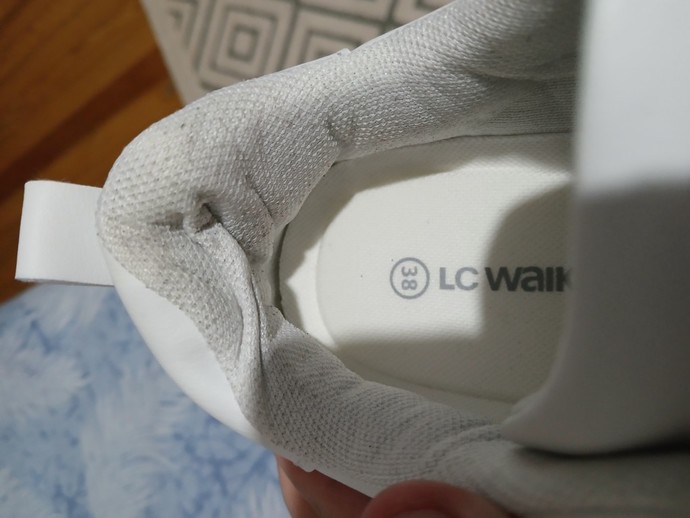 Lcwden aldığım ayakkabının arkası vuruyor napmam lazım?