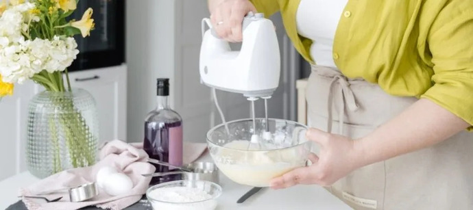 Küçük bir mutfağı olanlar için çırpıcı gibi daha küçük boyutlu aletler mi tercih etmeli yoksa standı mikser mi?
