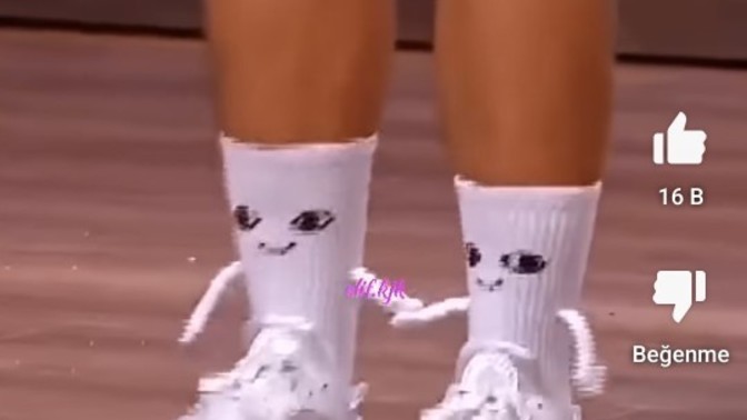 Erim'in halay çeken çoraplarını gördünüz mü?