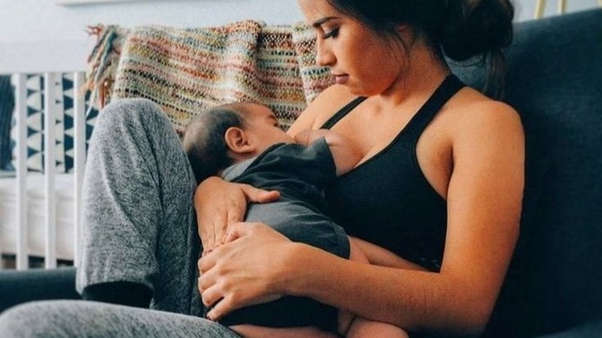 Dışarıda bebeğini emziren annelere karşı ön yargıyla yaklaşanlara tepkin nedir?