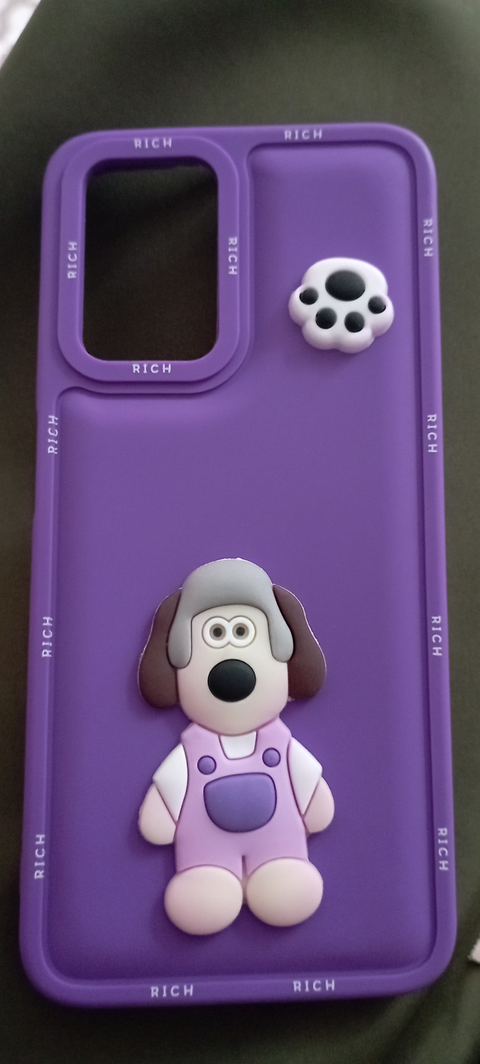 Herkes durup telefon kılıfıma bakabilir mi?
