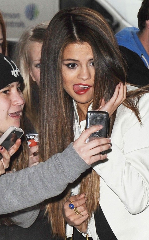 Selena gomez başka bir erkekle dans etmiş ne düşünüyorsunuz?