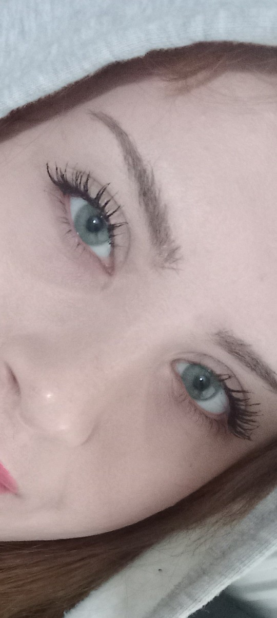 Sozce bu gözler lens mi gerçek mi?