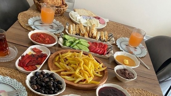 Pazar kahvaltınızı bugün evde mi yoksa dışarda mı yapacaksınız/yaptınız?