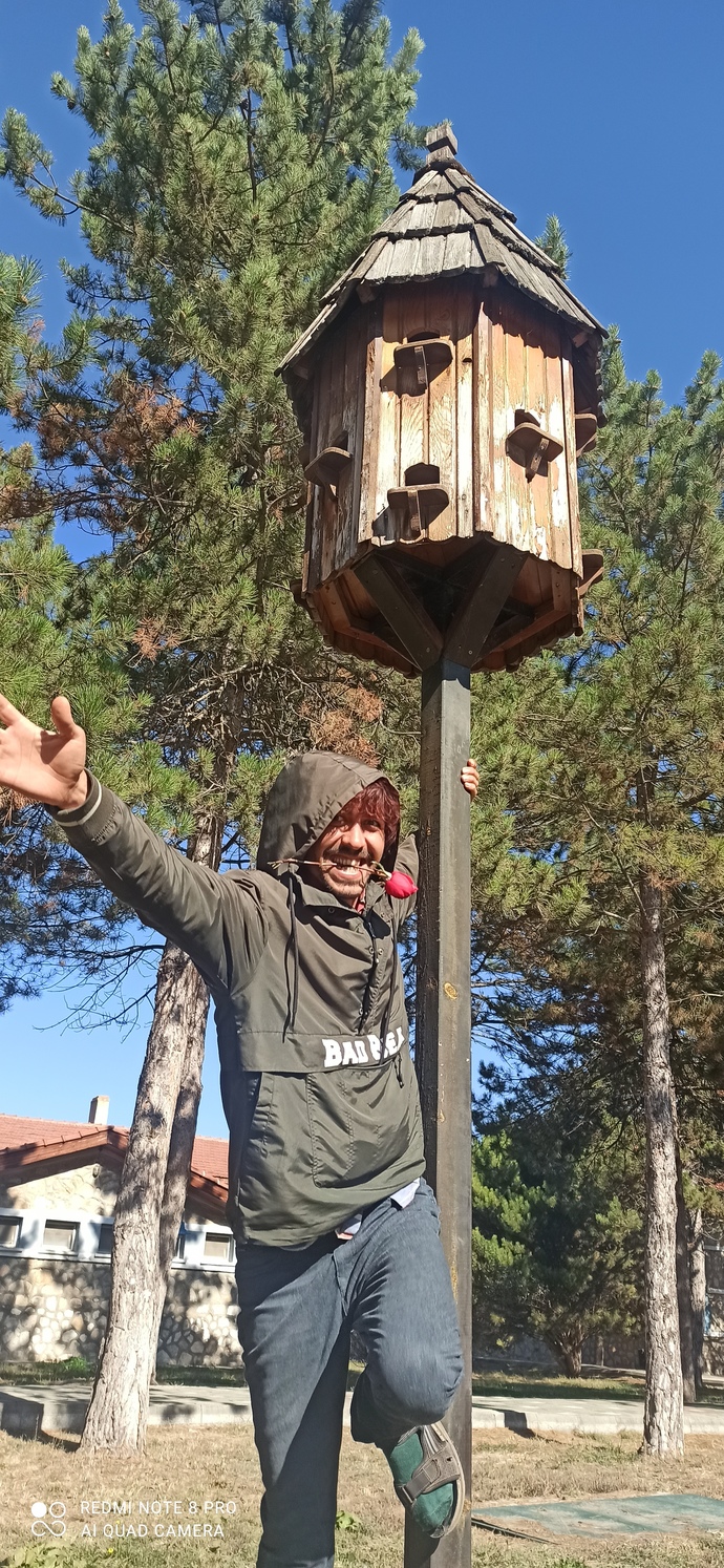 Bugün gönlüm çok hoş , aşk dolu bir hava var. Sen nasıl hissediyorsun?