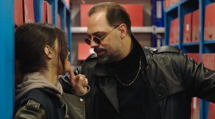 Sevgilinizin azılı bir suçlu olduğunu öğrenseniz, ilişkinize devam edebilir misiniz?