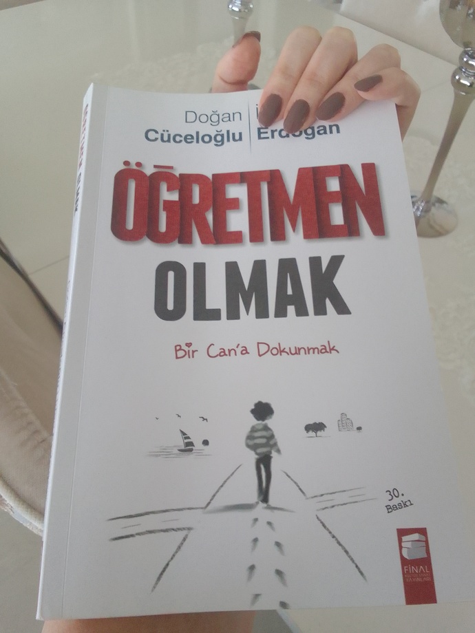 Kitap kokusu.. Yağmurdan sonraki toprak kokusu.. Bebek kokusu.. Kahve ve çikolata kokusu. ⭐