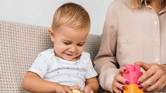 Bebeklerle günde kaç saat oyun oynamak yeterlidir?