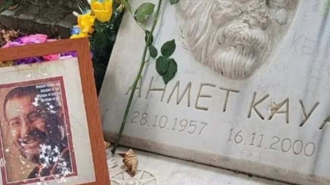 Bugün Ahmet Kaya'nın doğum günü Ahmet Kayayı ülkesinden gitmek zorunda bırakanlar utanıyor mudur?
