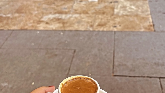 Kahveni kimle içmek isterdin💅🏻🪬?