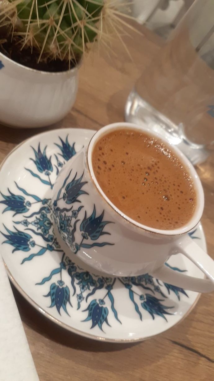 İnsanı sevdiren huy mu yoksa güzellik midir?