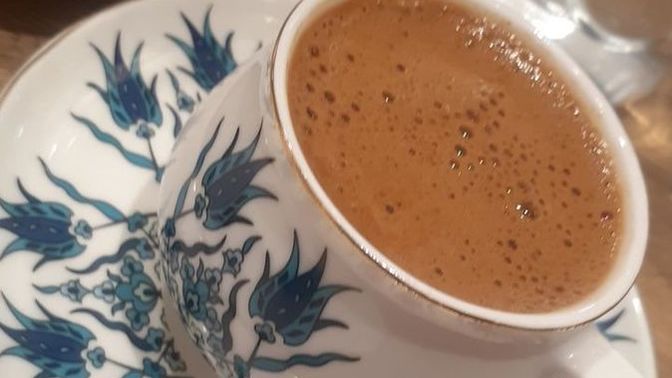 İnsanı sevdiren huy mu yoksa güzellik midir?