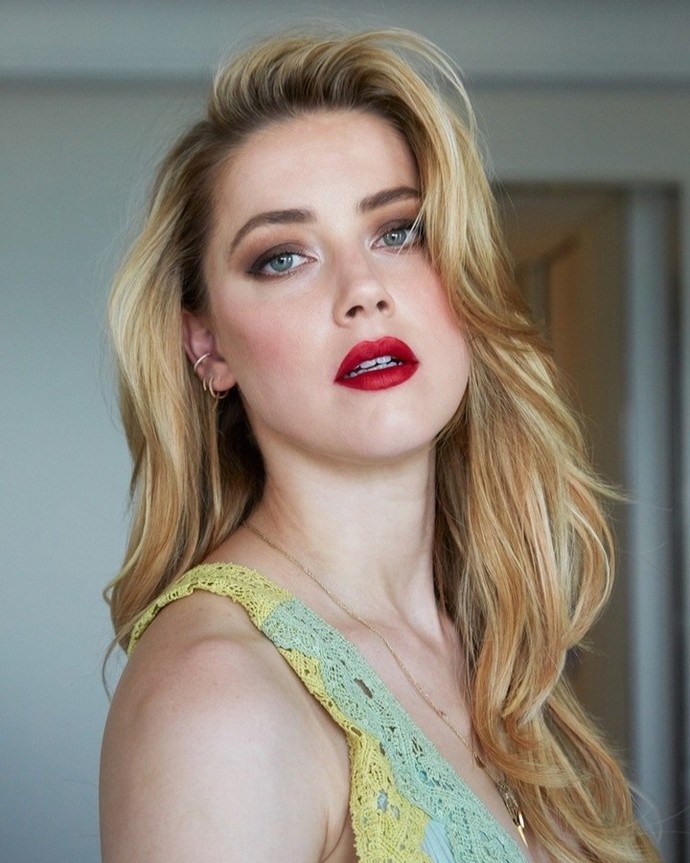 Amber Heard sizce güzel mi?