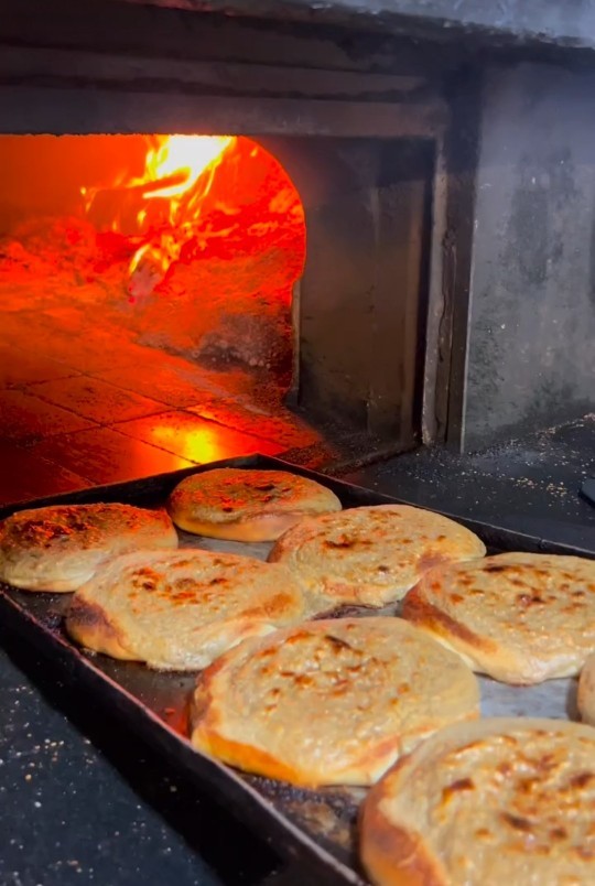 Tahinli pide daha ince denediniz mi?