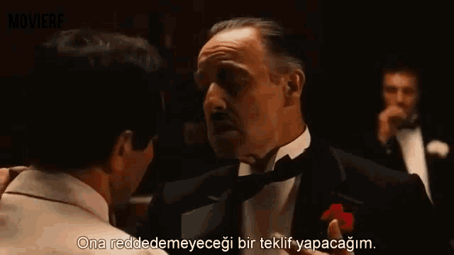 Deliler gibi aşık olduğunuz kadından en yakın arkadaşınız hoşlanmaya başlasa ne yaparsınız?
