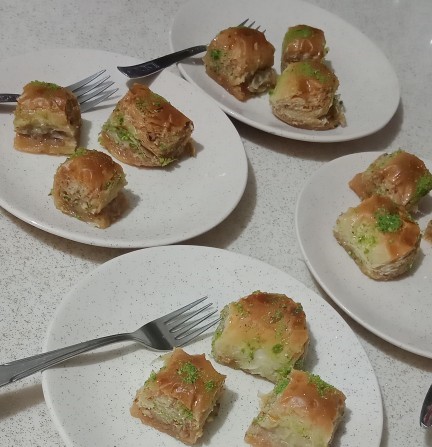 Dubai çikolatası bulamadığım için baklava yiyorum ne yapmalıyım?