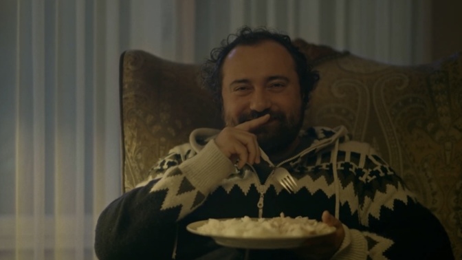Pilavı kaşıkla yemek köylülük müdür? 🙄 Pilavı neyle yiyorsunuz?