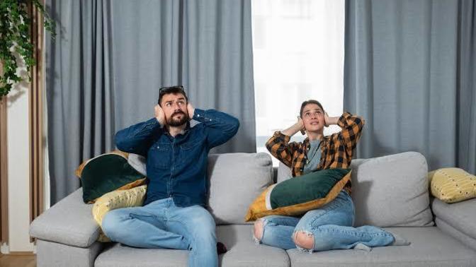 Evde sık sık gürültü yapıyor musun yoksa genelde sessiz bir ortamı mı tercih ediyorsun?